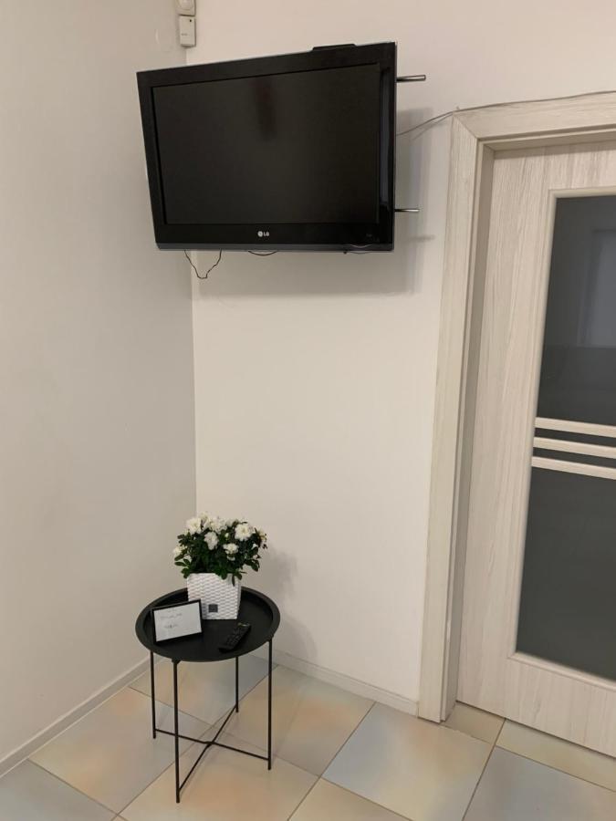 Naukova Street Appartamento Lviv Exteriör bild